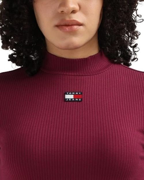 Tommy Hilfiger Women’s Badge Cropped Fit Top